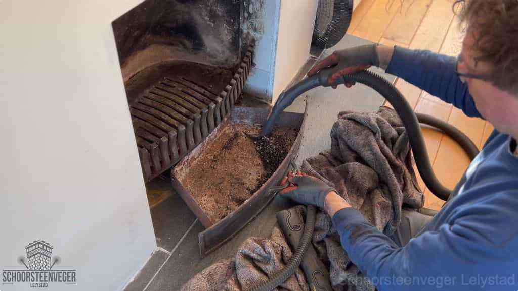 Prijs schoorsteenvegen Lelystad schouw reinigen Prijs schoorsteenvegen Lelystad schouw reinigen